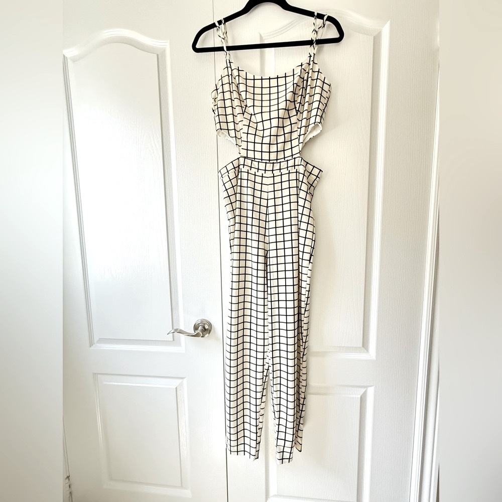 🩶 Stylish Black and White Checkered Jumpsuit